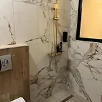 M Boutique Center