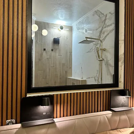 M Boutique Center